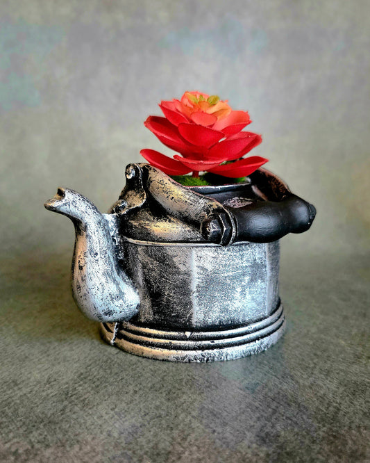 Desi Kettle Planter