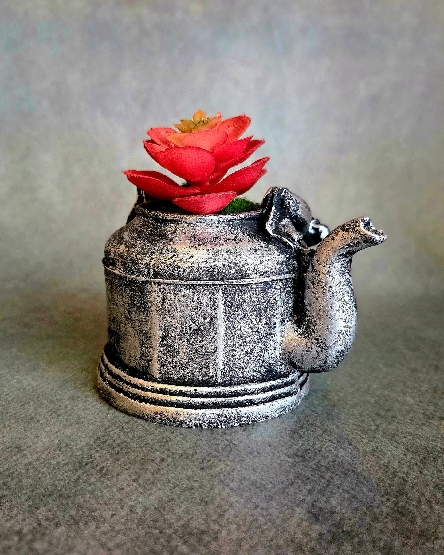 Desi Kettle Planter